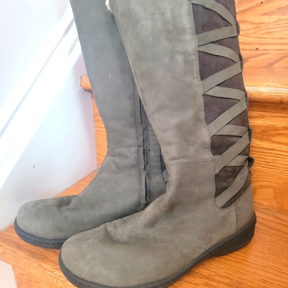 Womens Teva lined winter boots